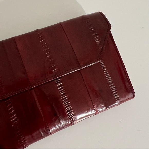 Vintage 80s Red Eel Skin Flap Zip Snap Wallet - Picture 2 of 6